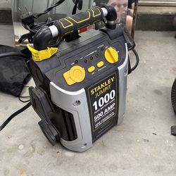 Stanley Jumpit- Emergency Roadside Assistance Kit