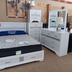 Queen 4pc Bedroom Set 
