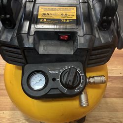 DeWalt 6 Gallon Air Compressor – 165 PSI – Works Great (No Hose)