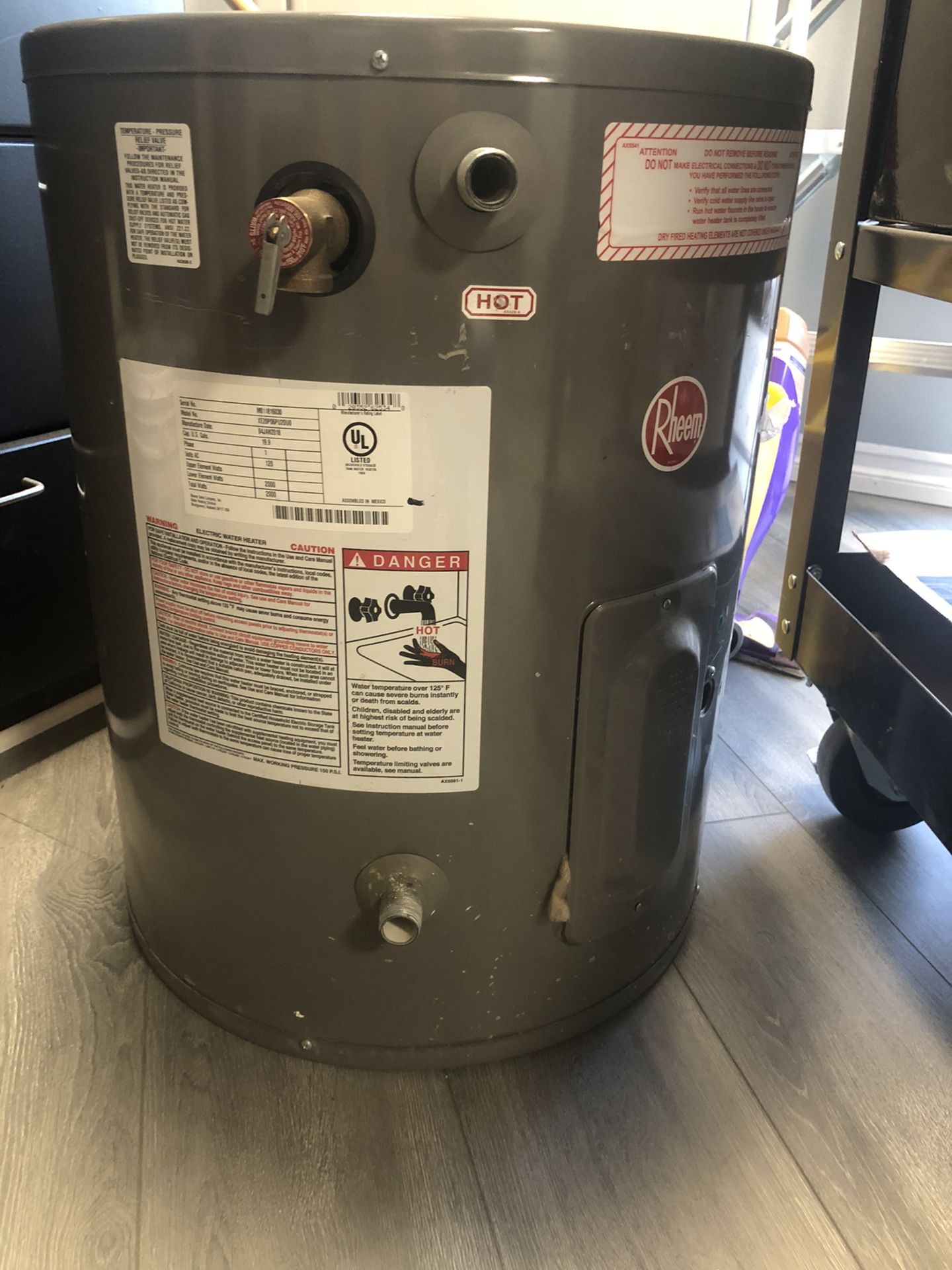 Water heater made in 2018 barely used I needed a bigger one