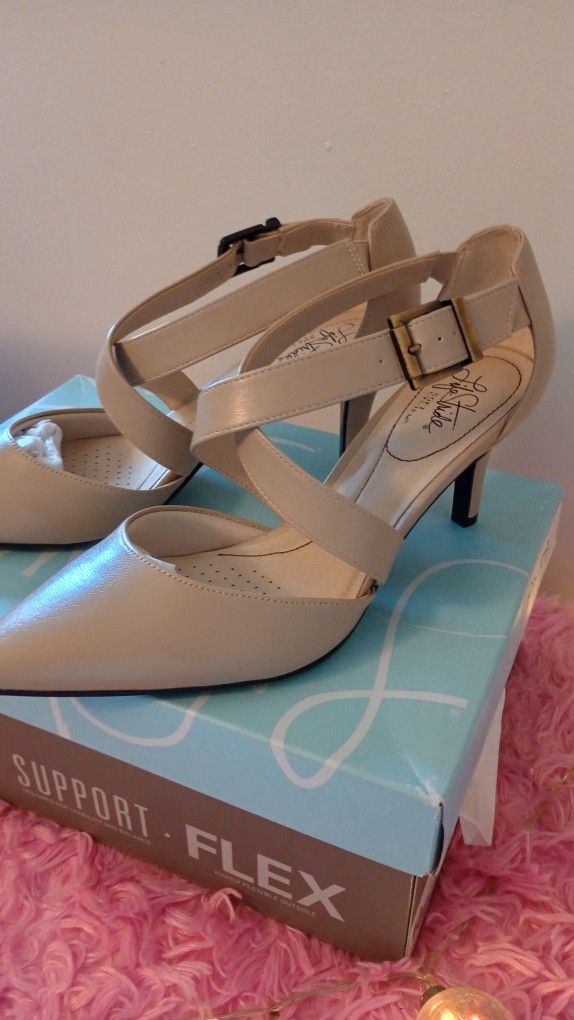 Life Stride Womens Heel Pumps