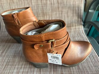 Girls boots