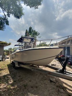 23" Boat With 250 Fuel Injected Motor