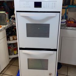 Whirlpool Double Oven (LIKE NEW!!)