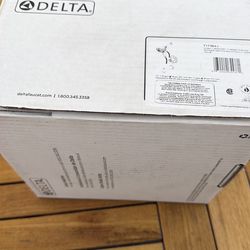 Delta series 17 tub and shower