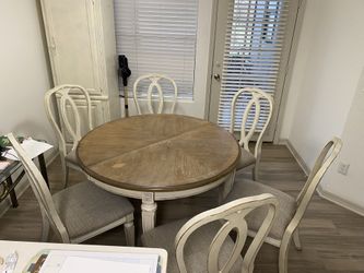 Dining Table (Offwhite)