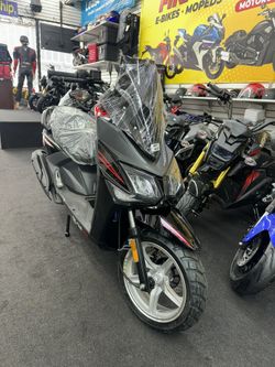 Brand New Bwsr 200cc Gas Moped