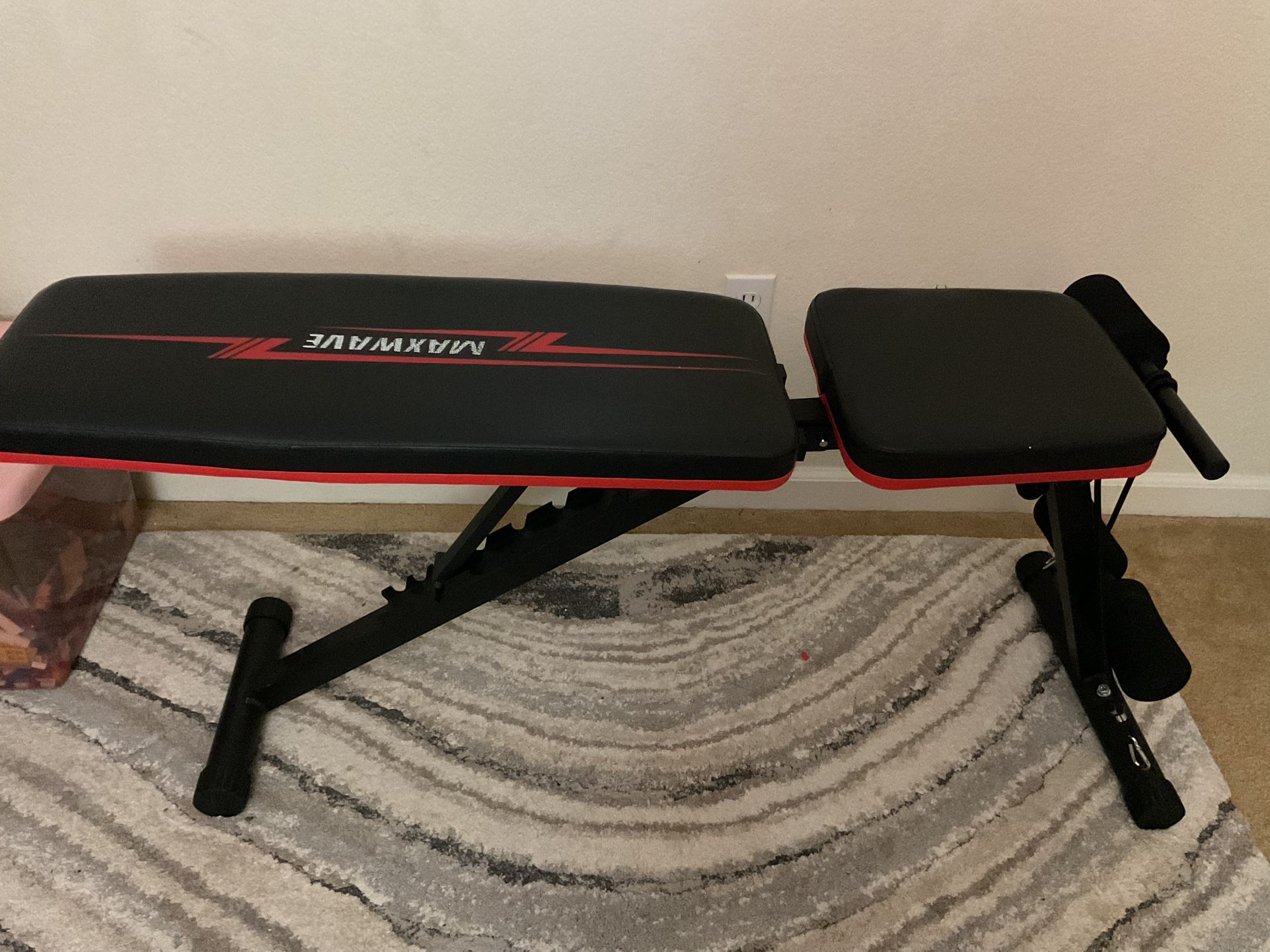 MAXWAVE Adjustable Weight Bench