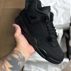 Jordan 4s Men’s Size 12 Black Cats 