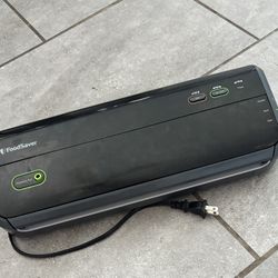 FoodSaver Vacuum Sealer model FM2000-015