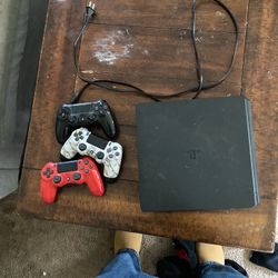 PS4 Pro Slim