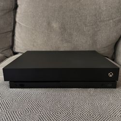 Xbox One X 1TB