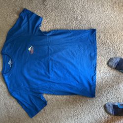 Mens Medium Tommy Bahama Tshirt 