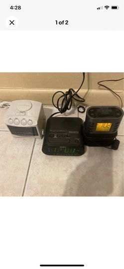 3 vintage olde Sony alarm clock working