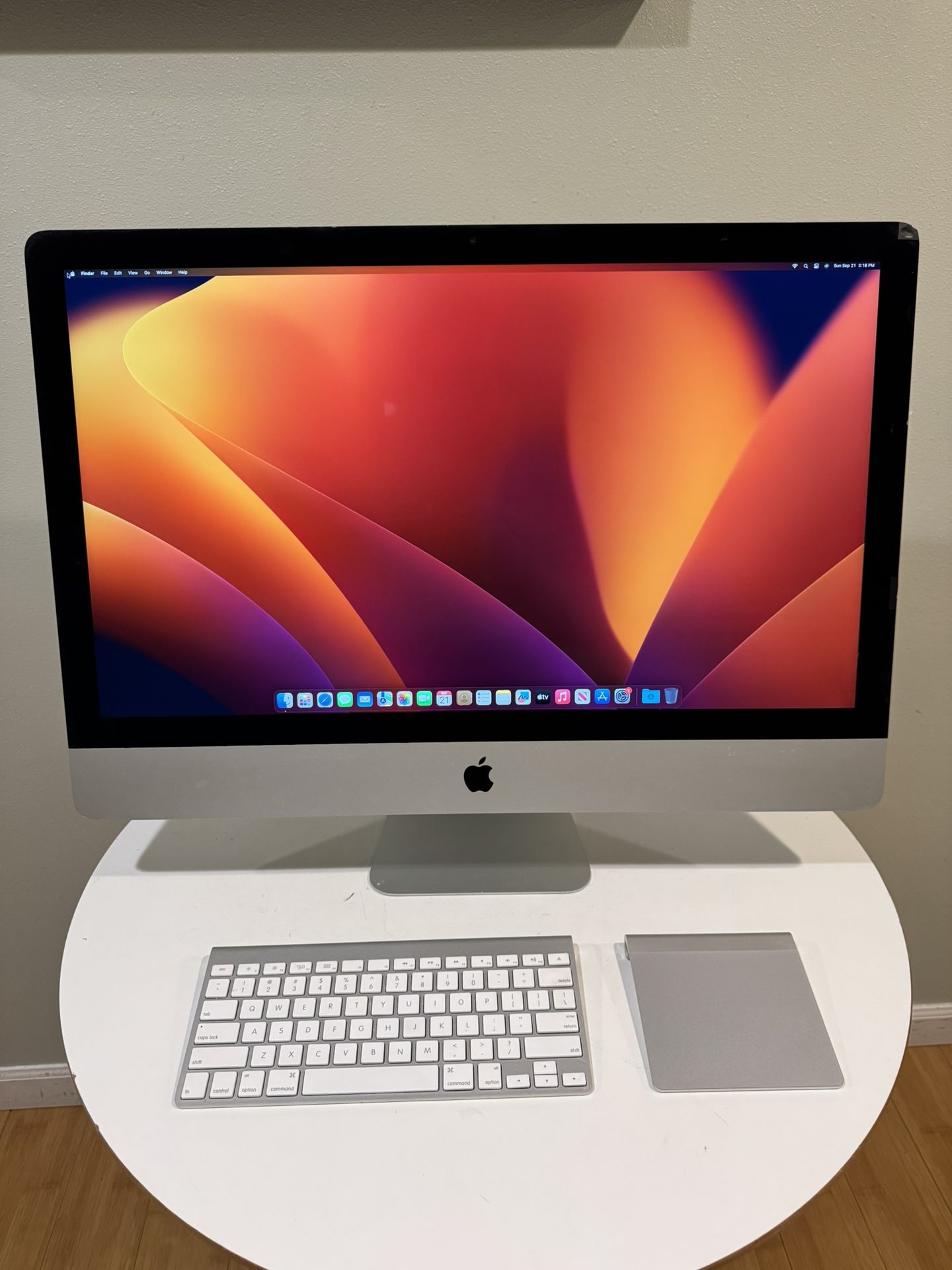 Apple 27” iMac 5k 16gb Ram MacOS Ventura PC Computer Desktop Combo