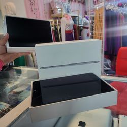 Ipad Mini Generation #4.     $155 Ipad And Charger Included 