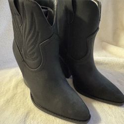 Black Cowgirl Booties Size 6.5