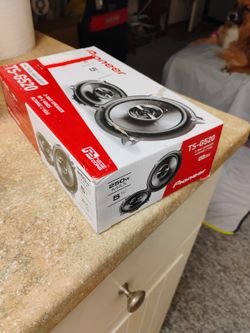 Brand New Pioneer 5 1/4" Speakers TS-G520