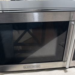 Microwave (Black+Decker)