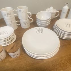 Rae Dunn Dinnerware Set