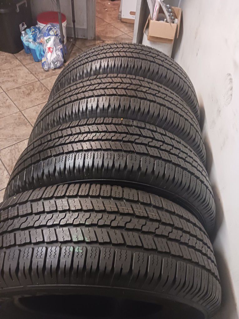 Used goodyear P265/65R17 set of 4 tires