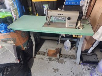 Juki DDL -555 Sewing Machine 