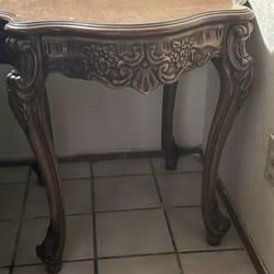 2  beautiful wooden Sidetables