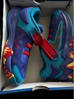 nike kids basketball shoes