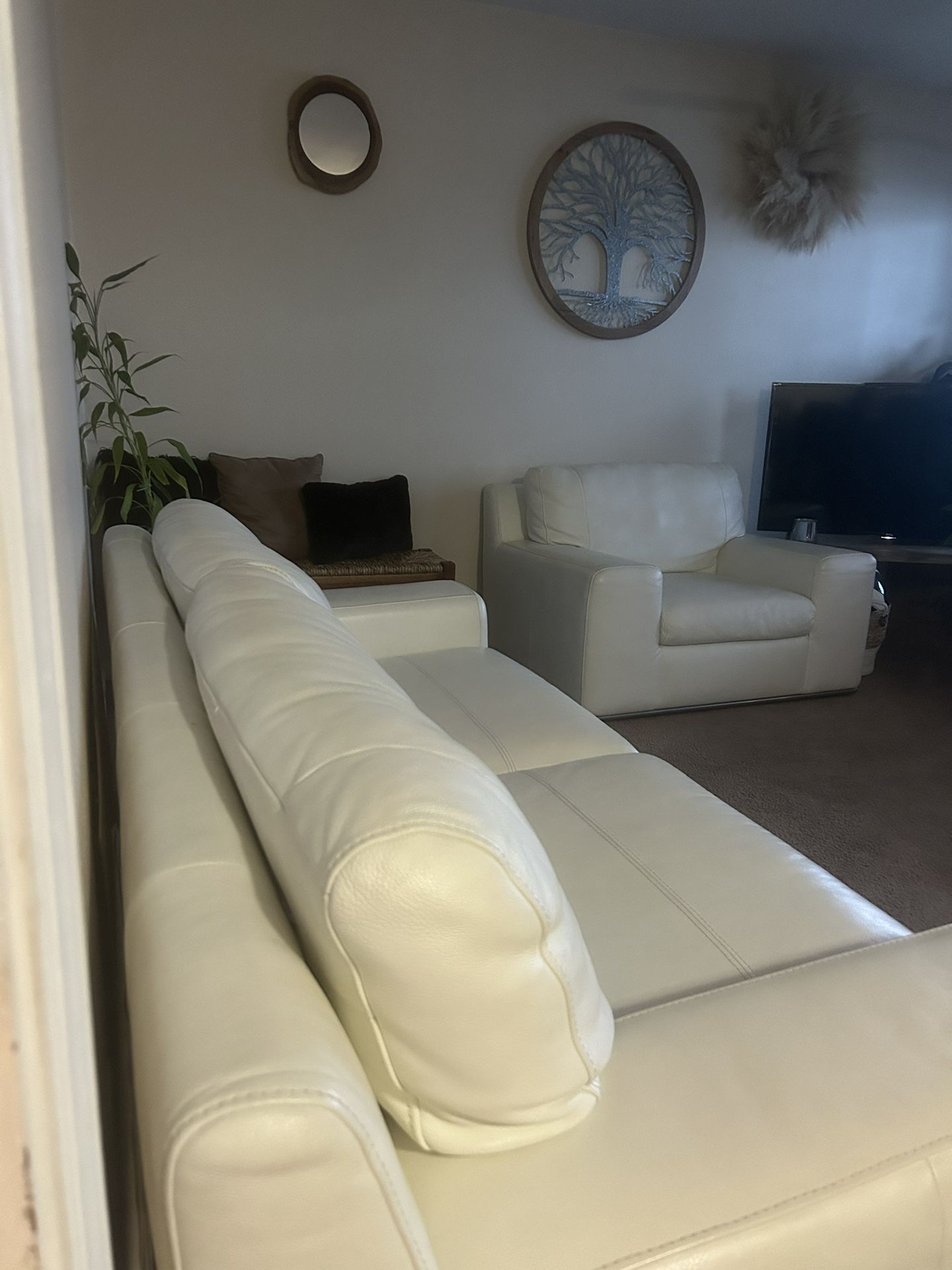 Love white KUKA Sofa & Chair