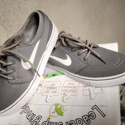 Nike Shoes Size 5