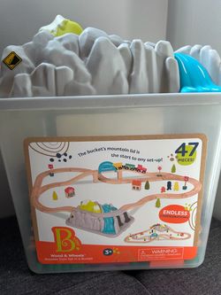 Wooden Train Set in a Bucket - All Pieces Included