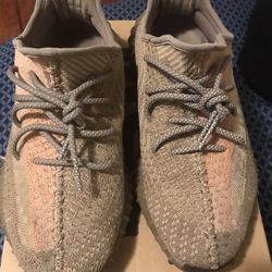Yeezy 350 V2 