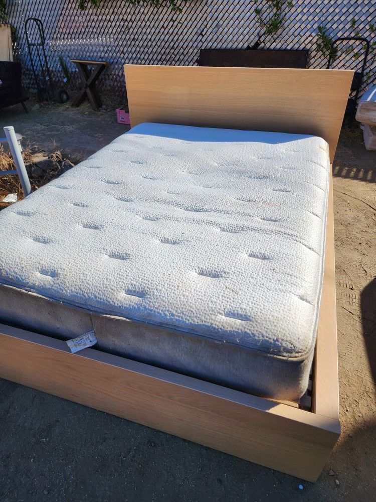 FREE!! Queen Size Bed And Solid Wood End Table!! FREE IN VAN NUYS!!