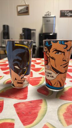 Batman/Superman glass cups