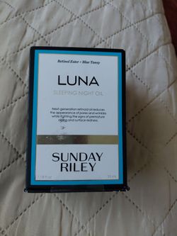 Retinol ester sleeping oil