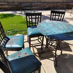 Bar Stools And Table