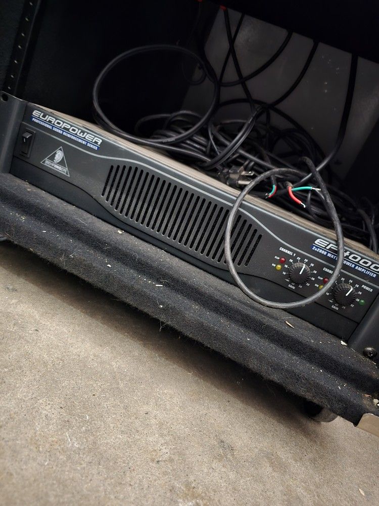 Behringer Europower EP4000 Power Amplifier