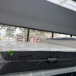 QUEEN SIZE SIMMONS BEAUTYREST SILVER MATTRESS & BOX SPRING BED SET