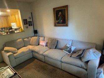SECTIONAL COUCH
