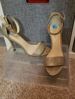 Gold Heels Nine West Size 6.5