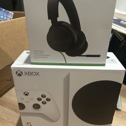 Xbox Console + Controller + Headset Combo.