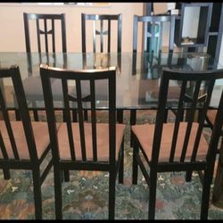 Dining table w/8 Chairs, glass  table & Gold Tone Metal Legs (Beautiful) 