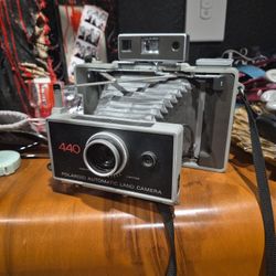 Vintage Polaroid 440 Automatic Land Camera 