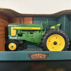 John Deere Model 720 Row-Crop Tractor (Ertl 1/16 Scale)
