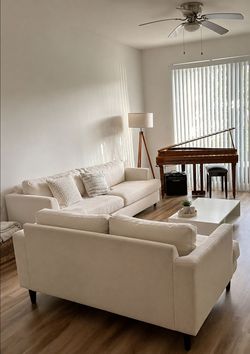 Free Delivery today! Beautiful! Cleaned couch set! Sofa and loveseat! No rips or stains . Nice sofa. No pets