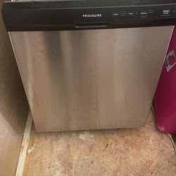 Dishwasher  And Stove  Sold As A Set Onely 