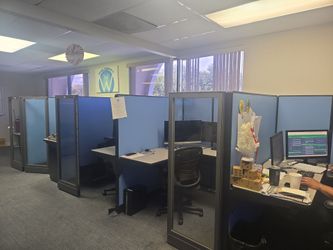 6ft Glass Cubical we have 6 of them