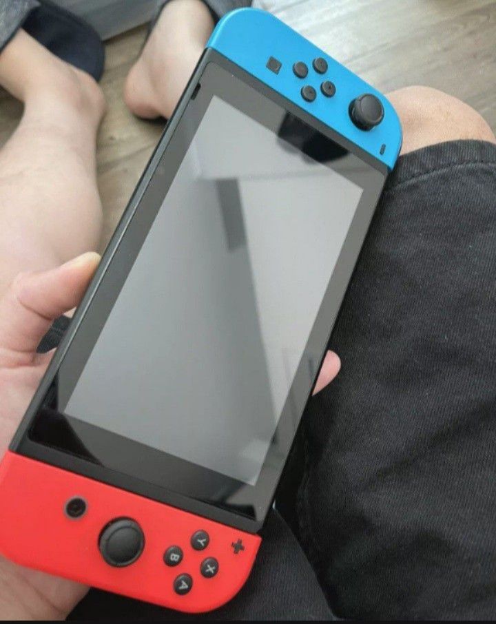 Nintendo Switch 