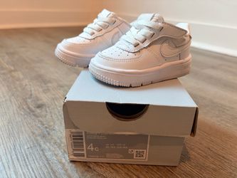 Kids Nike shoes 4c