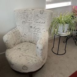 Almost Brand New Luxury 360 Degree Swivel Sofa Chair With Great Condition 